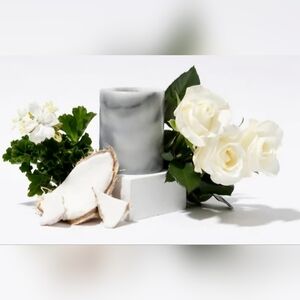 Omala Nourish Candle with Bamboo Lid